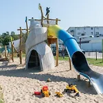 630, Seepark Apartment *